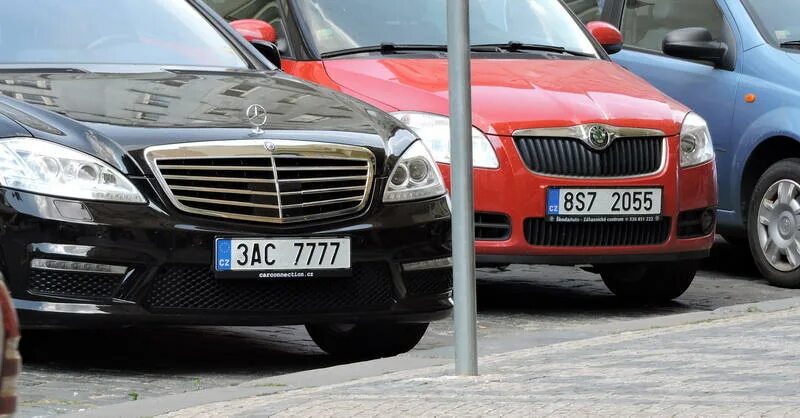 Dvojí podvod: když podvodníci zkopírují poznávací značku vašeho vozidla