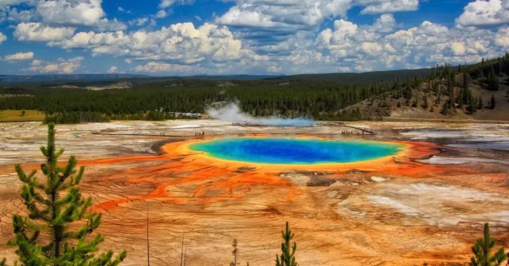 „Priorita pro Američany“: zahraniční turisté budou muset při návštěvě národních parků USA, jako je Grand Canyon nebo Yellowstone, zaplatit navíc 100 dolarů.