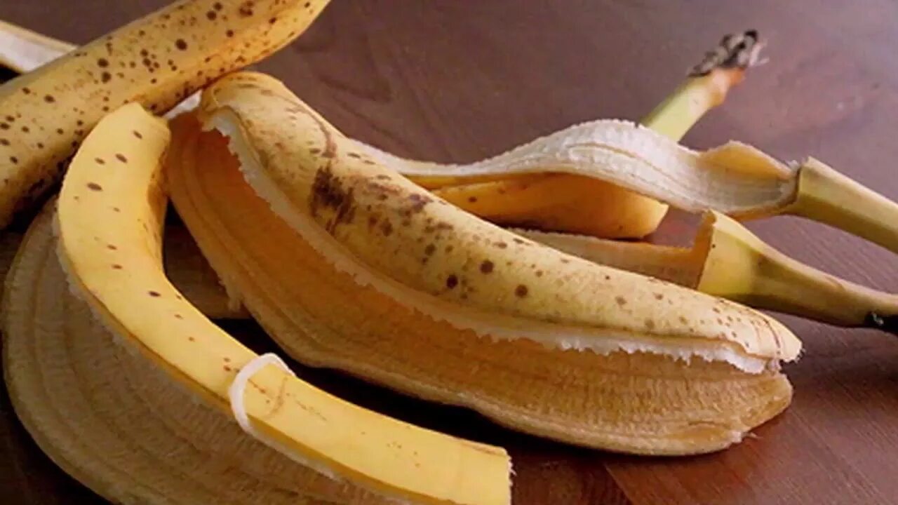 Banánová slupka s octem: proč se tato směs doporučuje a k čemu se používá.
