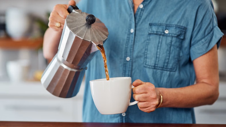 Teď není vhodná doba na kávu. Vědci vysvětlují její vliv na zdraví.