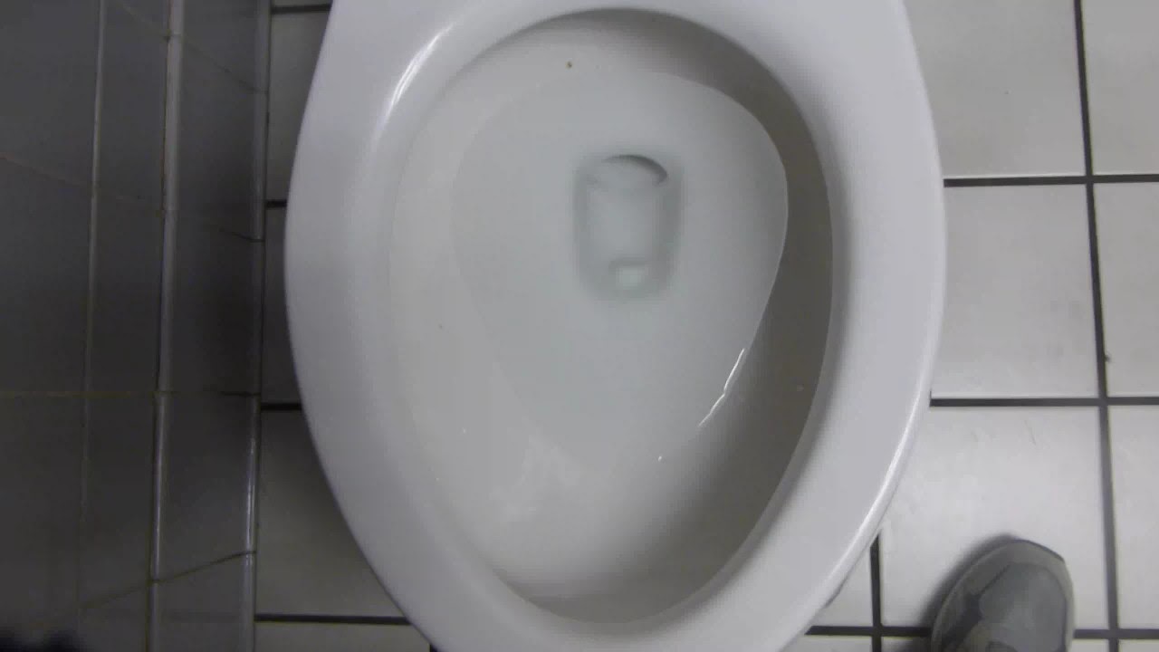 Tajemství čistoty toaletní mísy: tato nenápadná funkce sedátka umožňuje okamžité a snadné čištění.