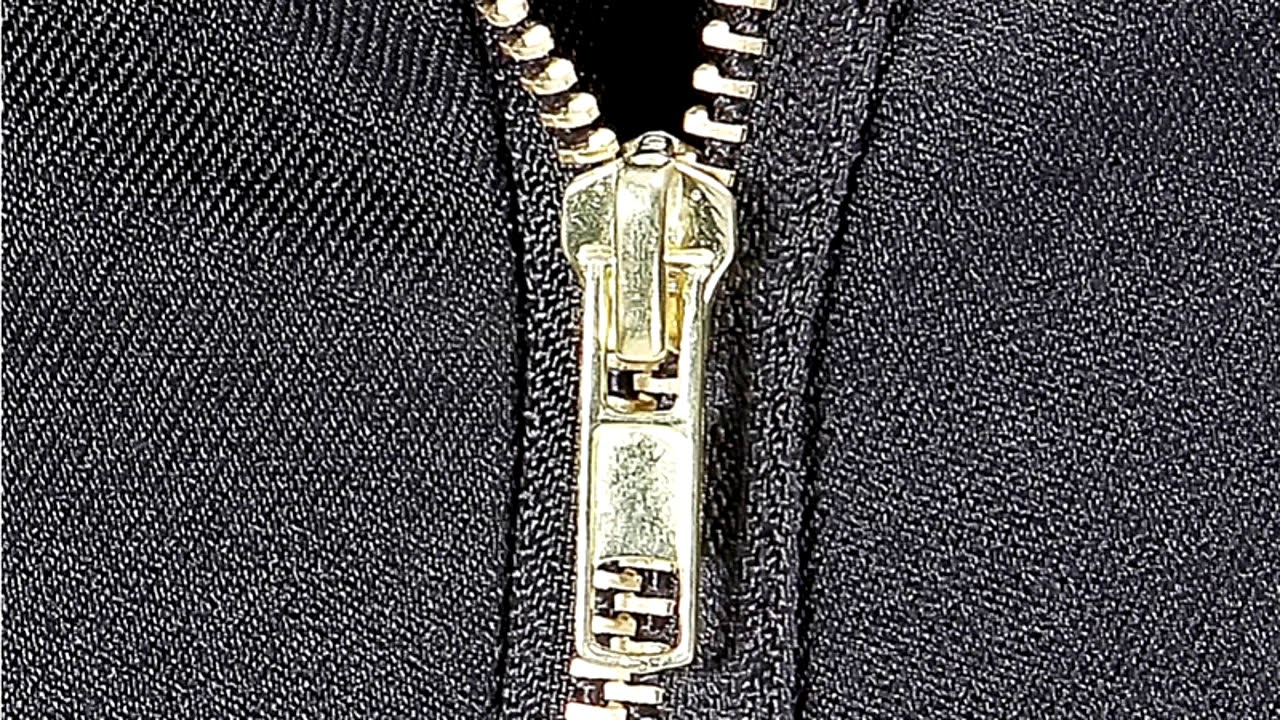 Sbohem, tradiční zip: klasický zapínací mechanismus se mění poprvé za 100 let a tuto změnu provedla japonská společnost.