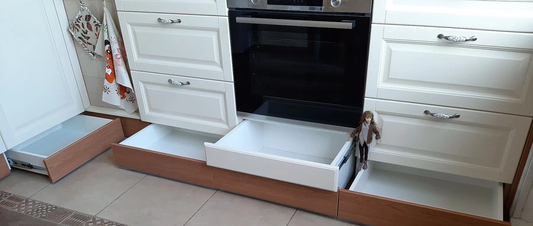 Častá chyba: k tomu slouží přihrádka pod troubou.