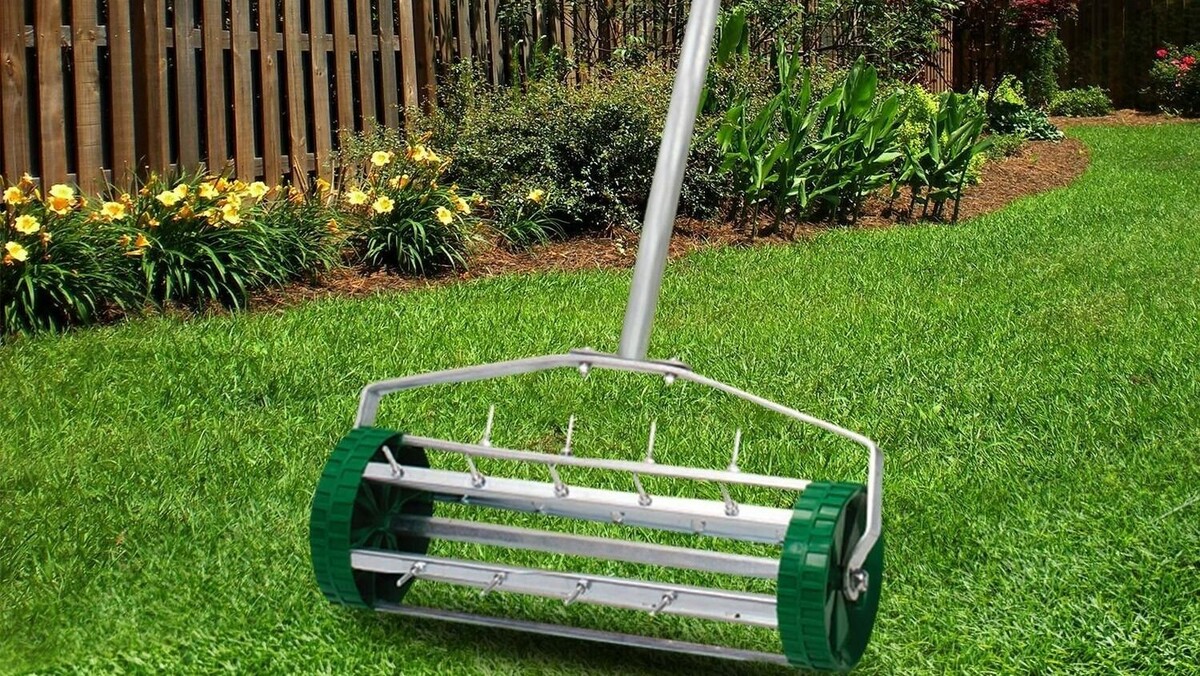 Udělejte to s trávníkem před zimou a na jaře bude jako zelený koberec