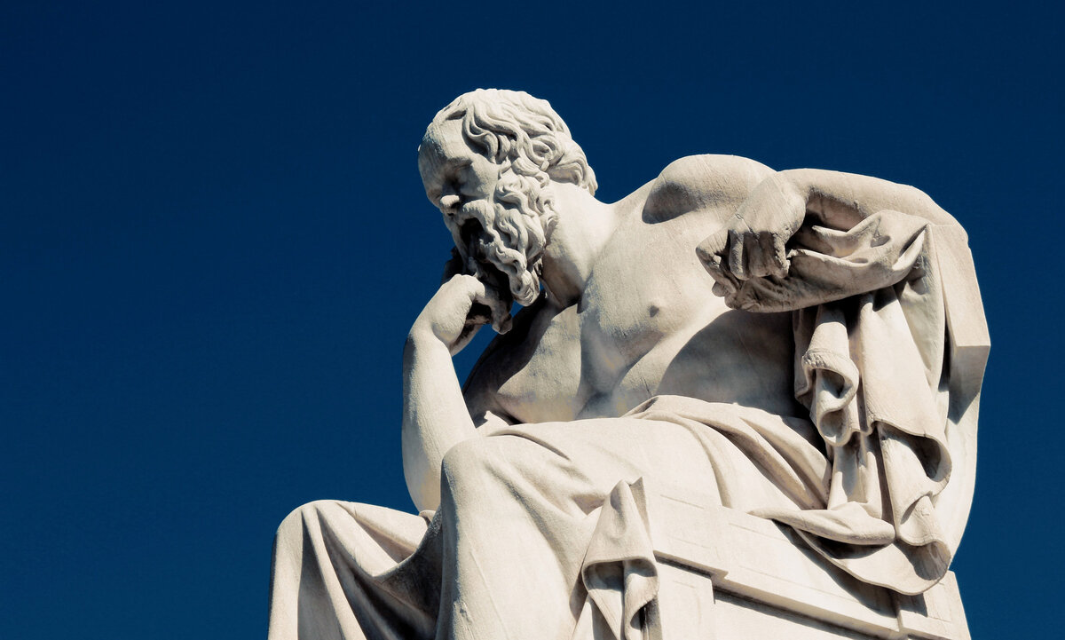 Jak dosáhnout moudrosti v životě podle filozofie Sokrata.
