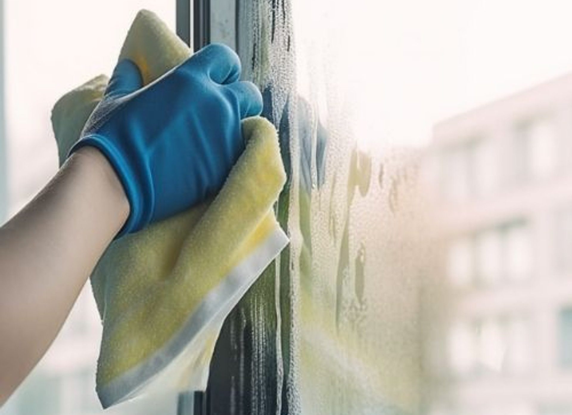 Jak se zbavit plísně na oknech? Nepoužívejte chemické prostředky, využijte produkty z kuchyně