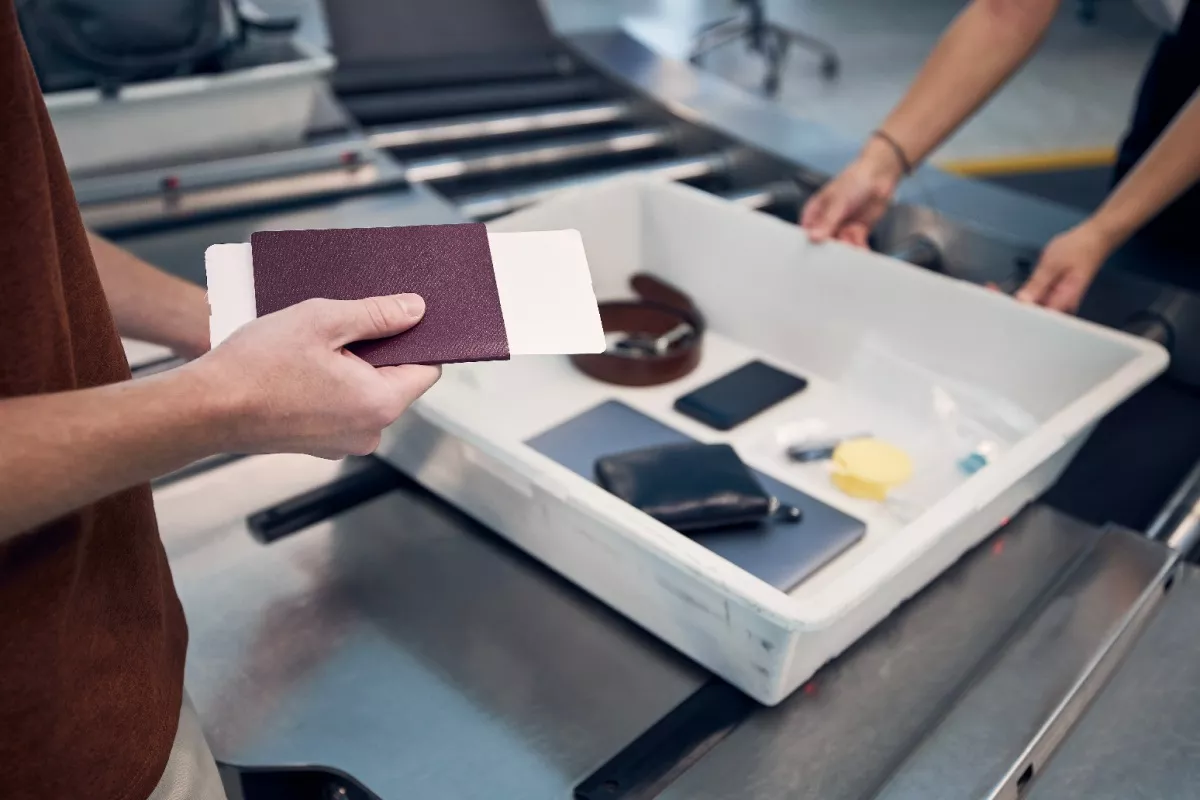 Málo známé pravidlo týkající se vašeho mobilního telefonu na letištích: může vám být zabaven před nástupem na palubu.