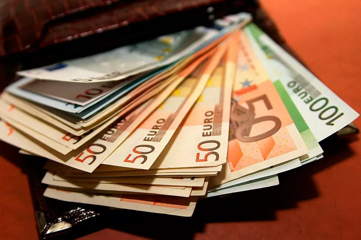 Můj zaměstnavatel mi omylem vyplatil prémii. Musím ji vrátit?