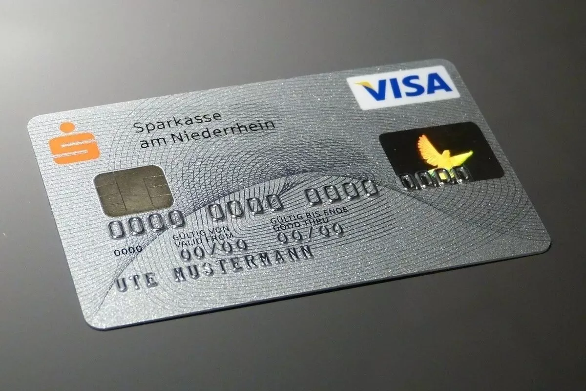 Všimněte si tohoto malého ptáčka na vaší bankovní kartě, je mnohem důležitější, než si myslíte.