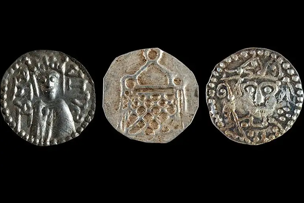 Hledal červy na rybaření a našel jeden z největších středověkých pokladů