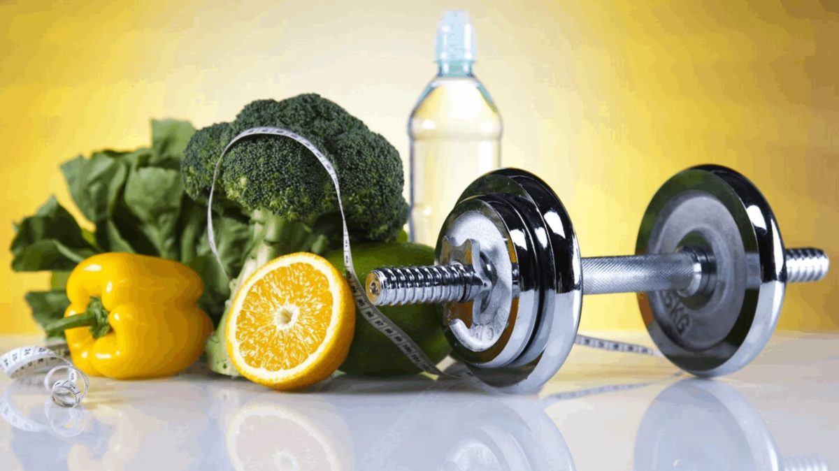 Pravidelná konzumace vysoce zpracovaných potravin ovlivňuje paměť a náladu: může fyzická aktivita tyto účinky zmírnit?