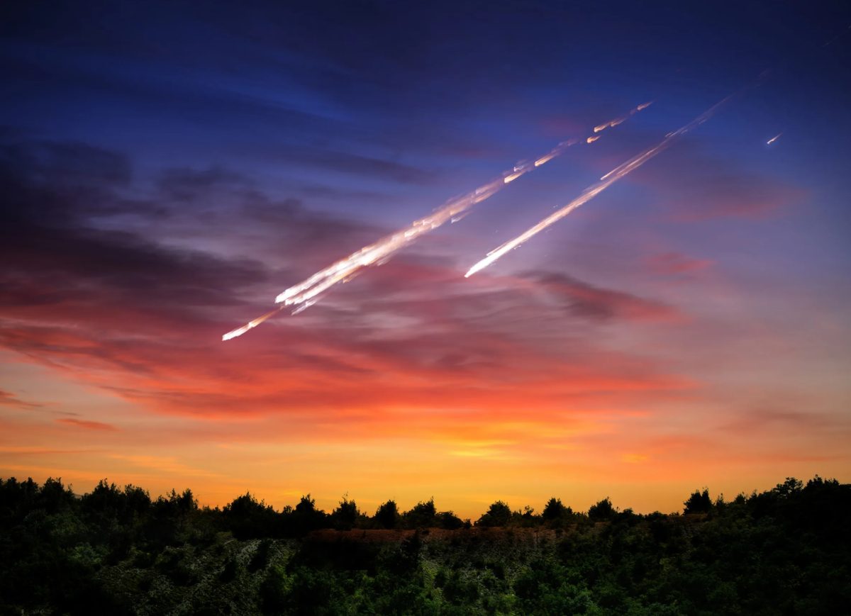 Kosmický objekt narazil do čelního skla Tesly a vědci se snaží zjistit, co to bylo.