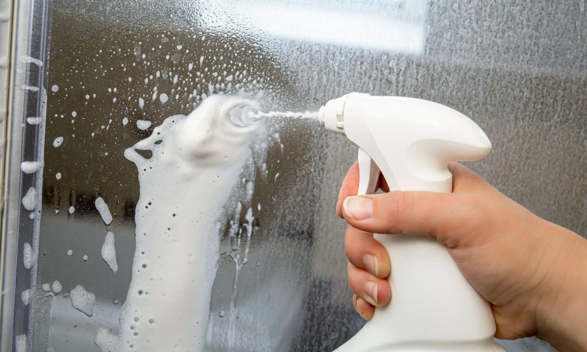 Jak udržet sprchový kout v perfektním stavu, bez vodního kamene, bez námahy a bez chemikálií.