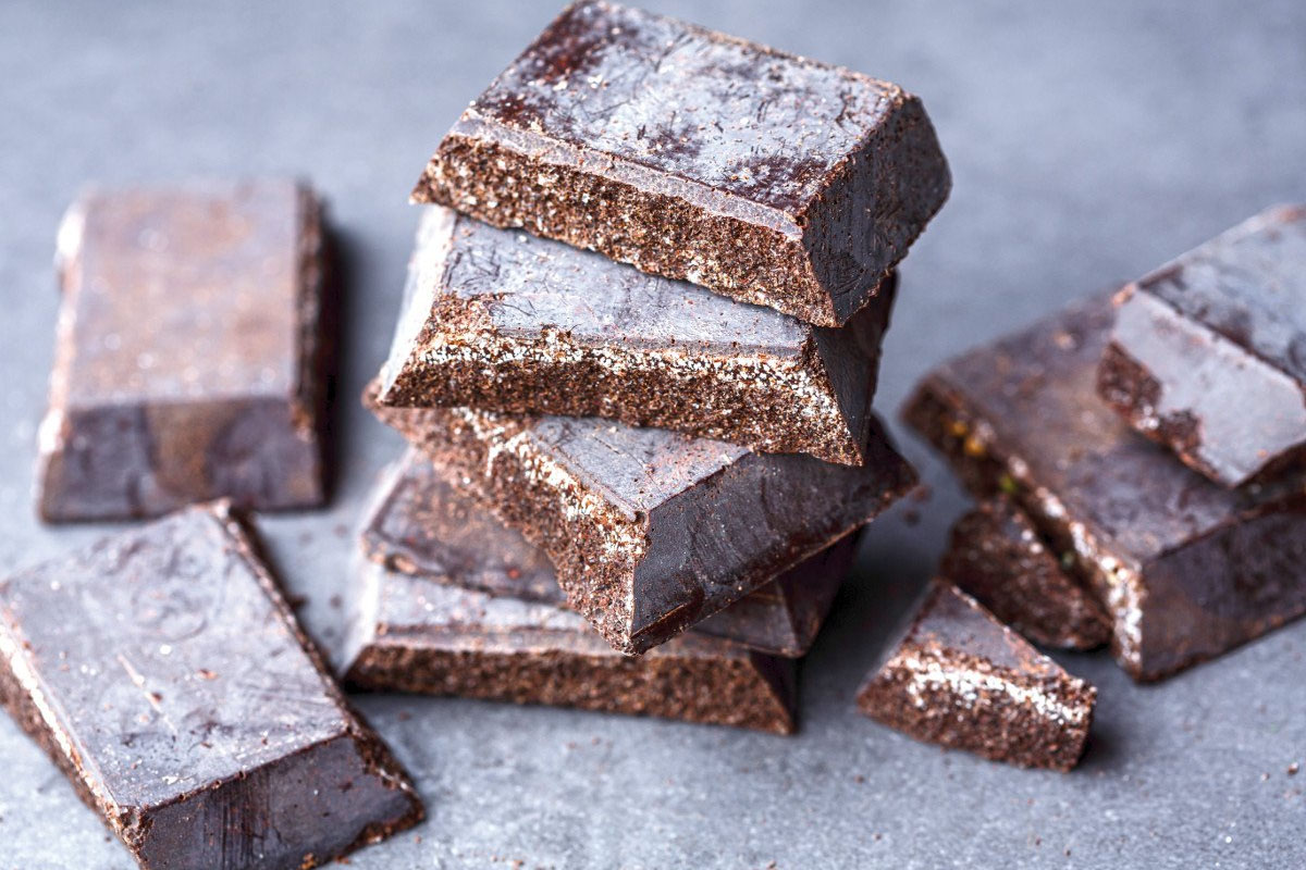 Proč čokoláda zbělá a zda je možné ji jíst: odborník vysvětlil všechny nuance