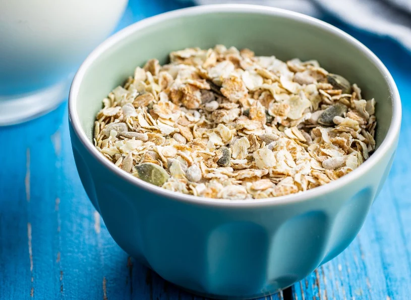 Ovesná kaše při tukové dystrofii jater. Přidejte do ovesné kaše lžíci semen a slunečnicového oleje.