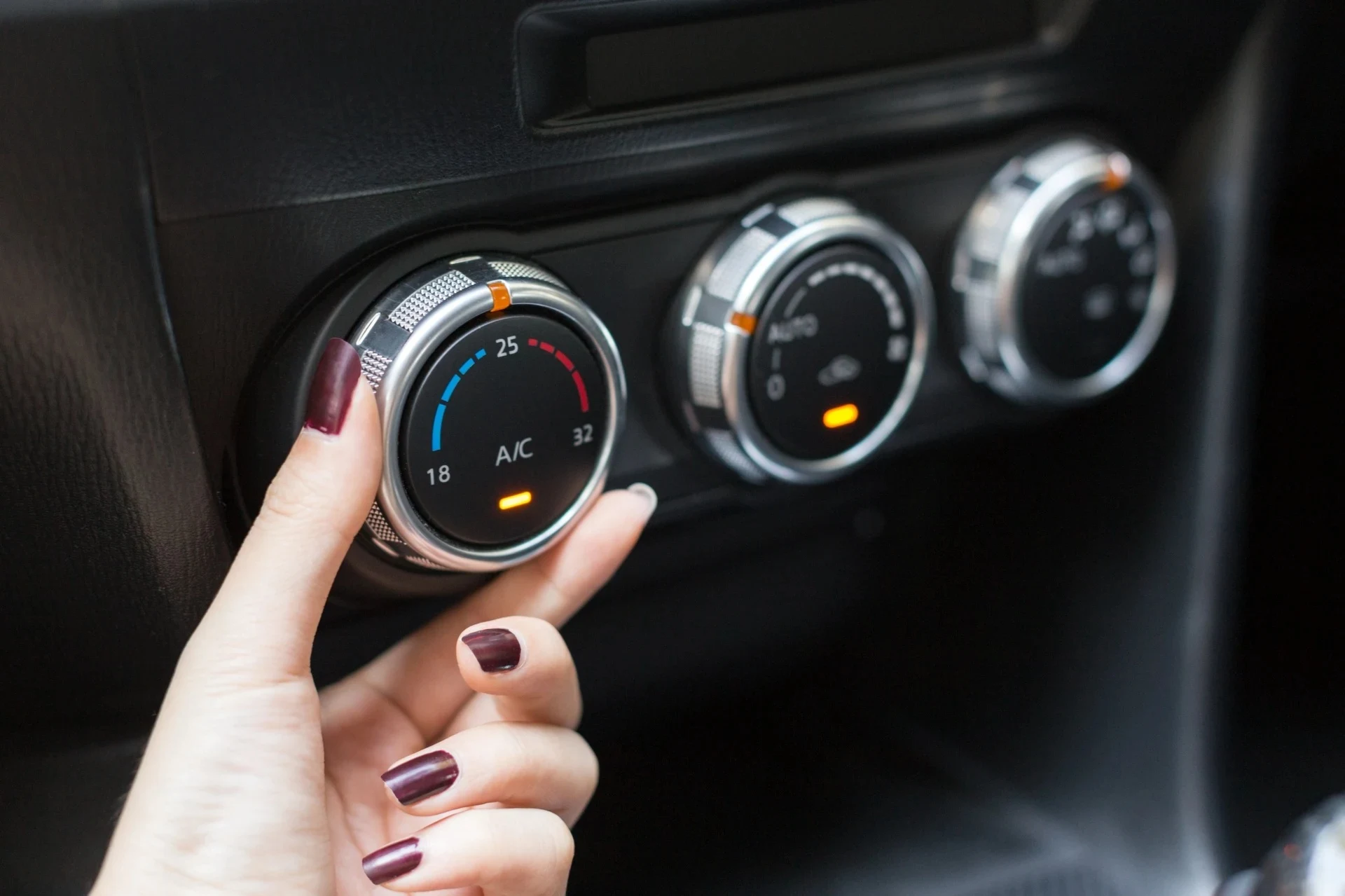 Na podzim a v zimě také zapínám klimatizaci. Mechanik na mně nevydělá