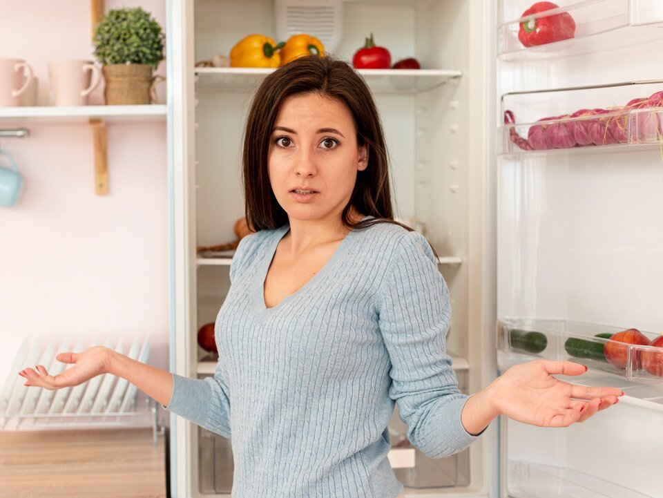 Máte relativně nový ledničku, ale nechladí. Zde jsou možné příčiny.