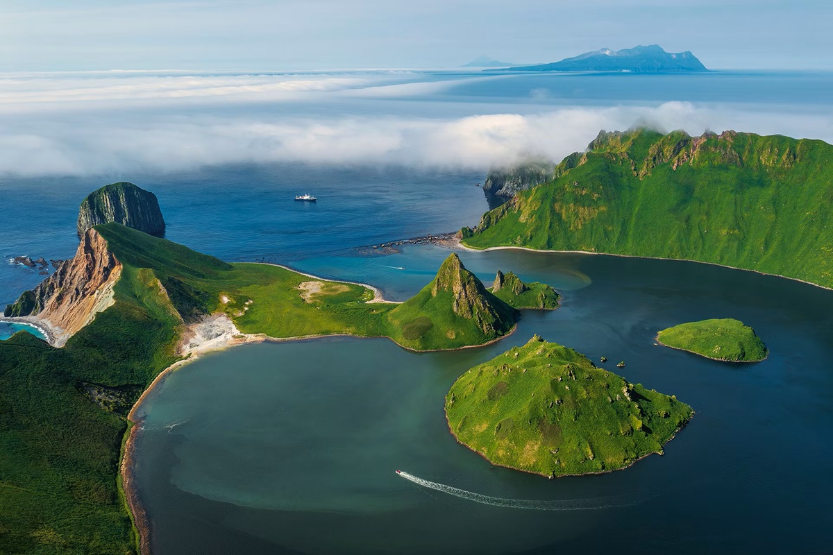 Narazí na hromadu kamenů a odhalí tajemství, které bylo před 170 lety pohřbeno na odlehlém místě.