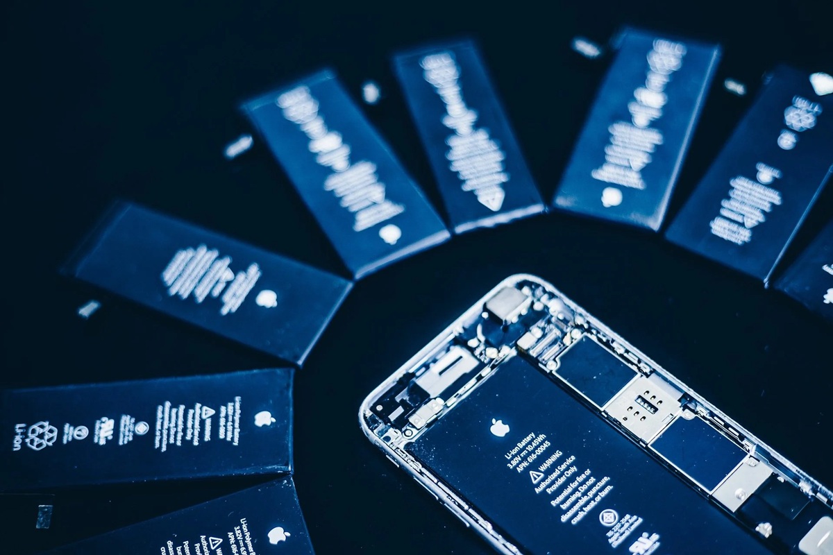 Odborníci v oblasti počítačů vysvětlují, co je to „zlaté okno“ pro prodloužení životnosti baterie mobilního telefonu a zvýšení jejího výkonu.