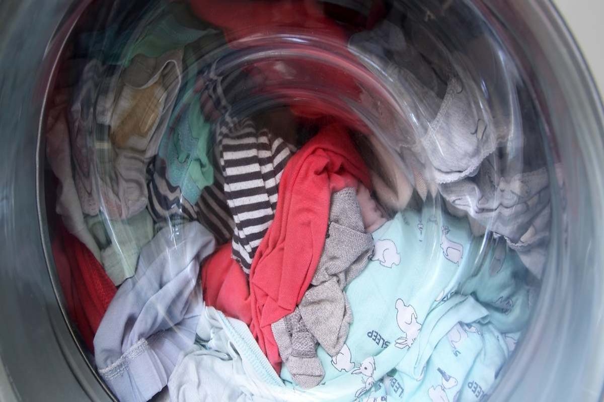 Prací prášek vyrobený doma, který dodává prádlu lesk: ekonomická a účinná směs pouze ze čtyř ingrediencí.