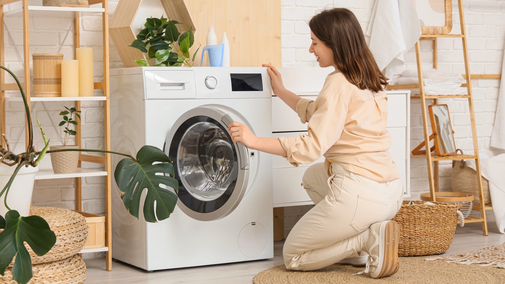 Je lepší nechat pračku otevřenou nebo zavřenou? Vysvětlíme to jednou provždy