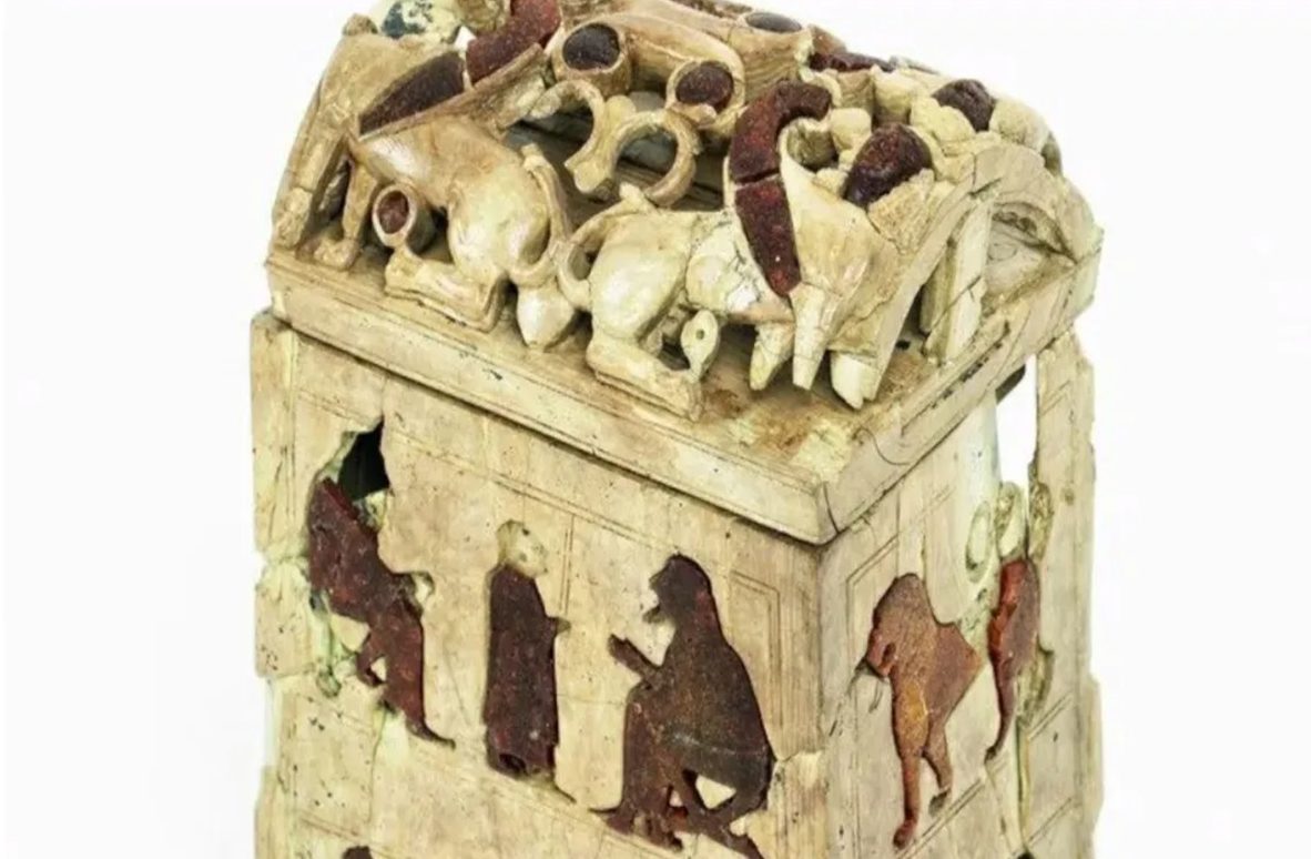 Poprvé byla veřejnosti představena skříňka z jantaru a slonoviny Belmonte Piceno – jedinečné umělecké dílo z 6. století př. n. l.