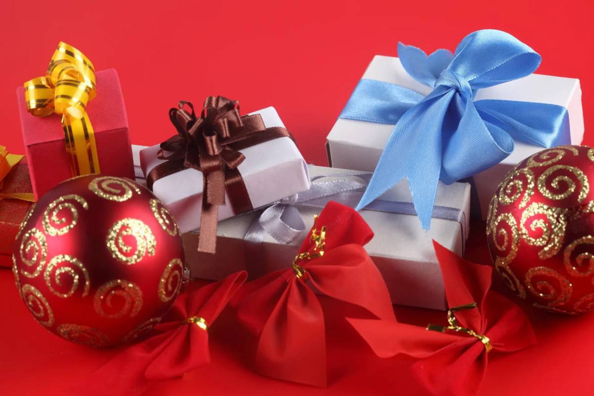 Raději takové dárky nekupujte. Obdarovaný by se mohl urazit.