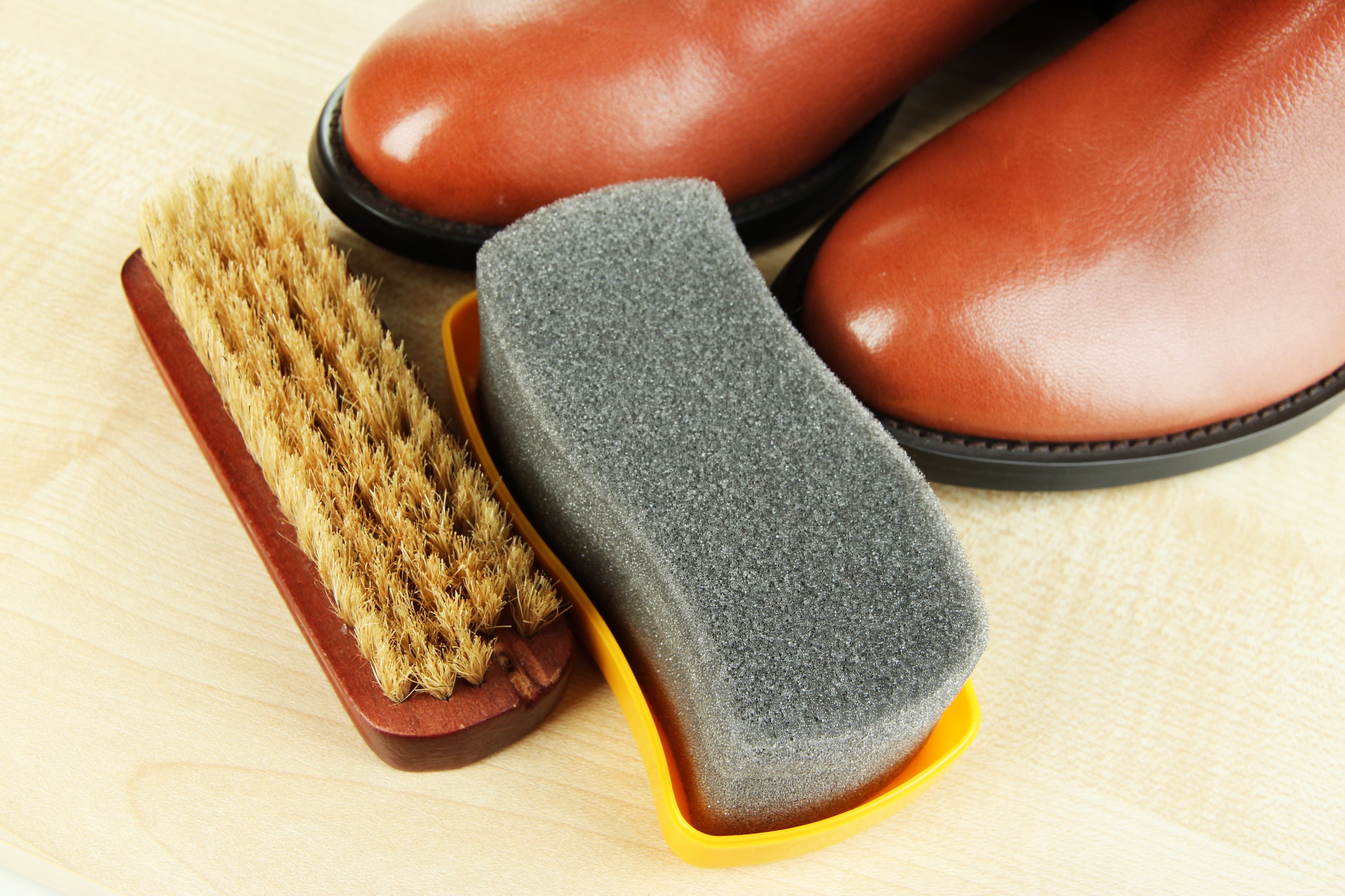 Jak vyčistit světlé semišové a kožené boty. Vyzkoušejte tyto metody