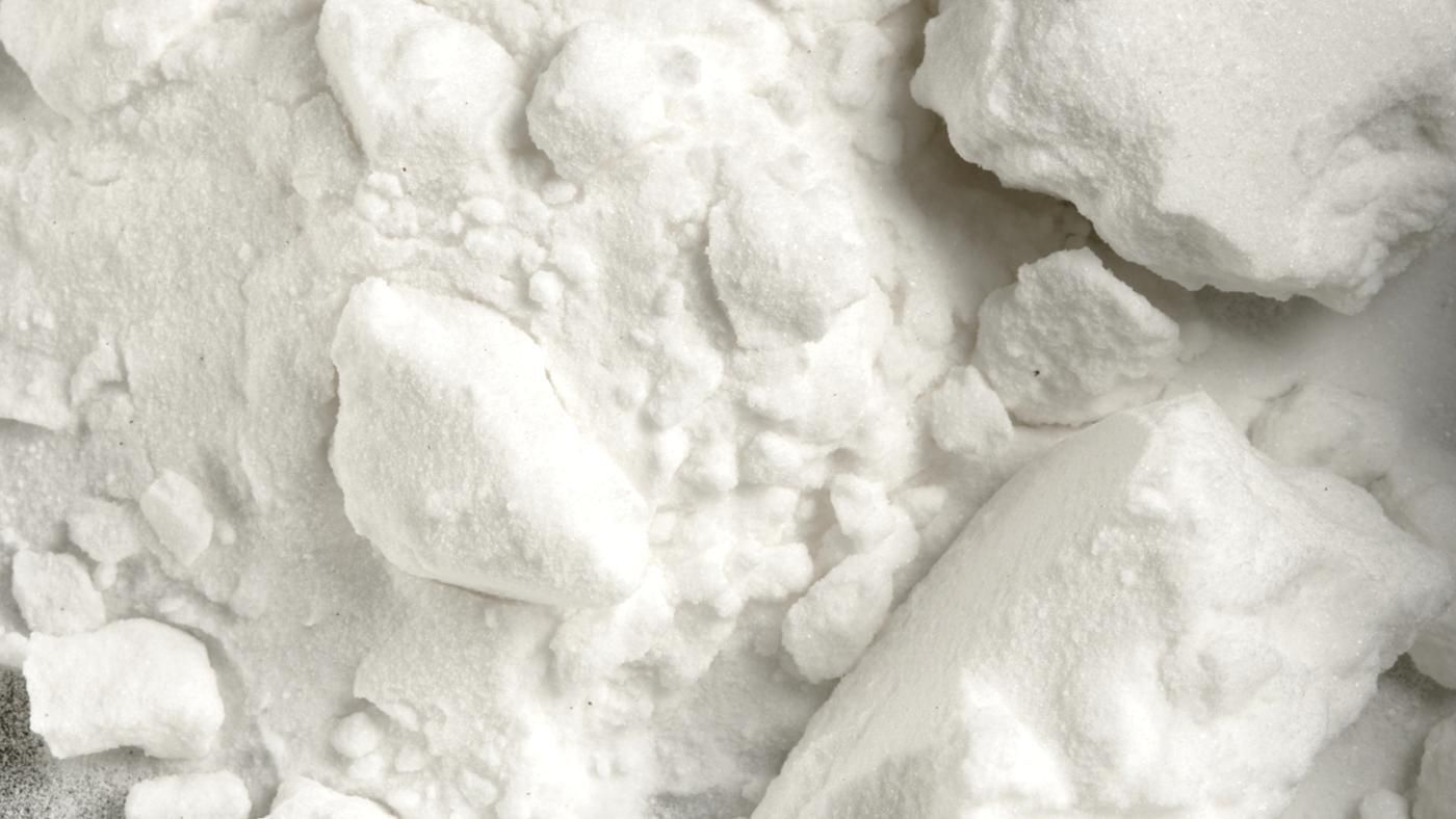 Banánová slupka a voda se sodou: proč se tato směs doporučuje a k čemu je dobrá