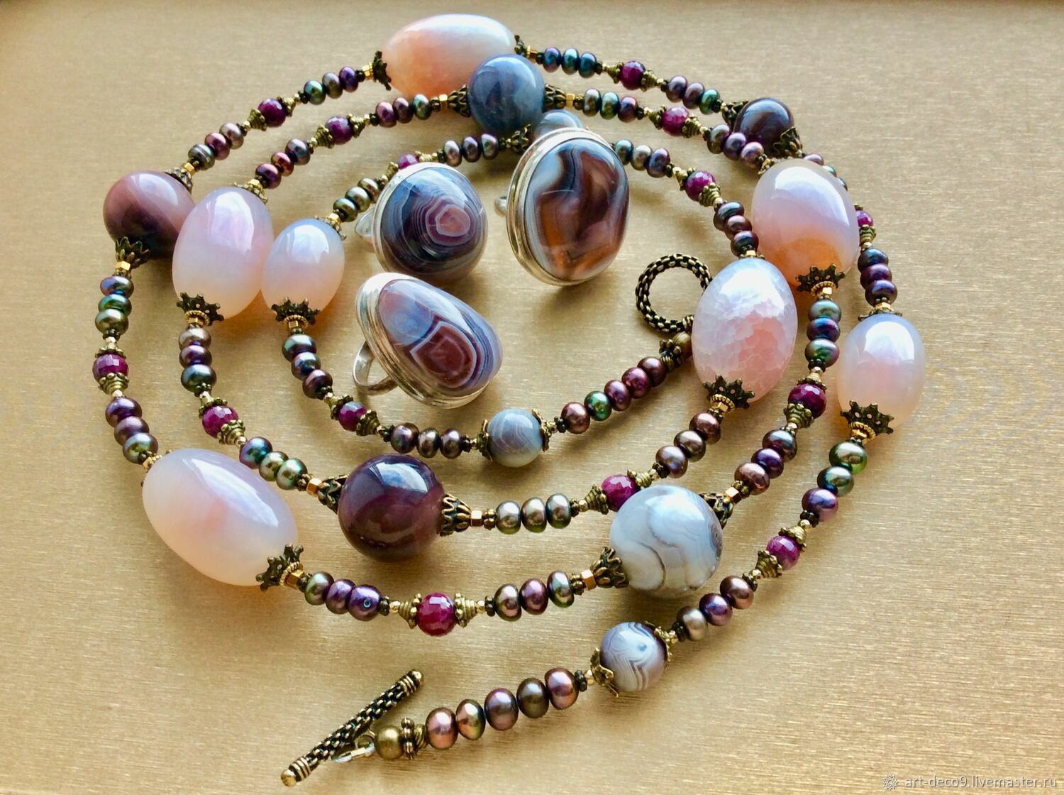 Máte v šatníku takové oblečení? Proto vypadáte o deset let starší.