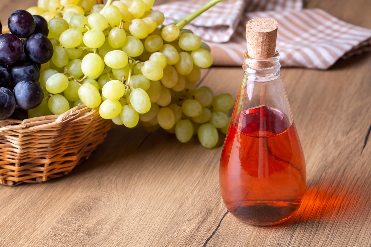 Podrobný návod: jak připravit octovou masku na vlasy.