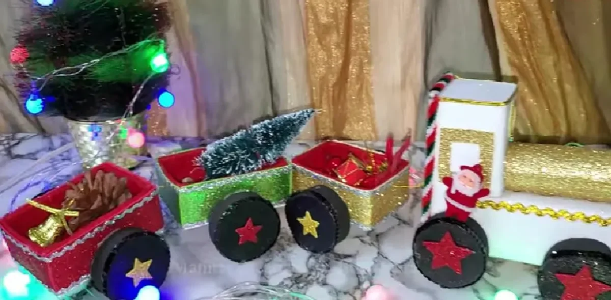 Recyklace: Jak vyrobit vánoční ozdoby z prázdných krabiček od léků a kartonových trubiček od toaletního papíru.