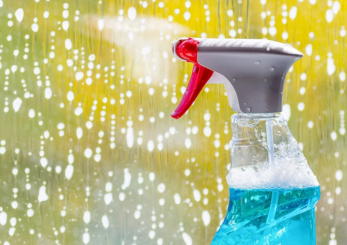 Tajemství rychlého a bezkontaktního mytí oken v domě.