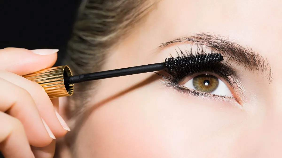 Není to černá barva: řasenka, která odstraňuje tmavé kruhy a rozjasňuje oči.