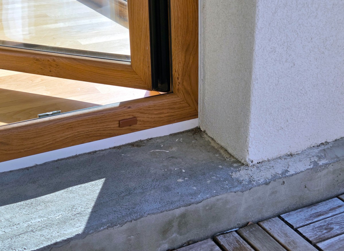 Myš se nebude schovávat ve vašem domě přes zimu. Stačí ji nechat u vchodových dveří nebo na balkóně.