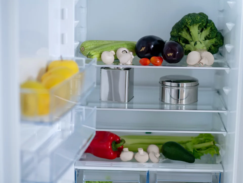 Chladnička zapnutá na plný výkon je past. Češi kvůli jedné chybě přicházejí o peníze.