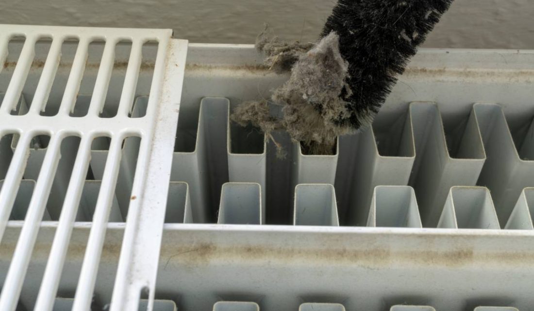 Radiátory se zahřívají rychleji a vydávají více tepla, pokud provedete tyto tři instalatérské práce