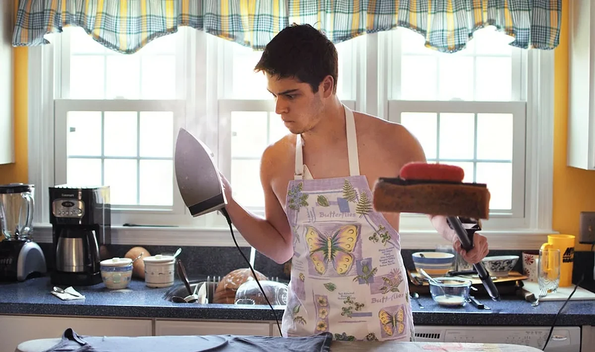 „Mnoho mužů, kteří nevědí, kde se v domě co nachází, zná nazpaměť složení fotbalových týmů. Nejde o nedostatek schopností, ale o nedostatek zájmu.“