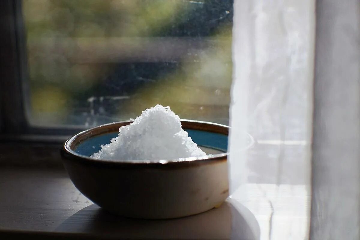 „Úžasný trik s parapetem: suchá okna za pouhou hodinu, a to po celou zimu!“