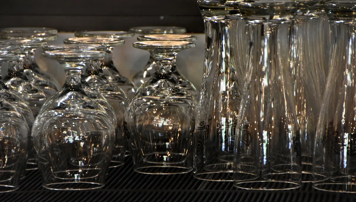 Módní trik: proč namáčet sklenice a šálky do octa