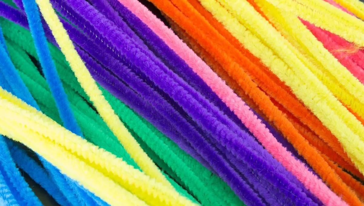 Zjistěte, jak vyrobit krásné vánoční ozdoby na stromeček z drátu pro ruční práce.