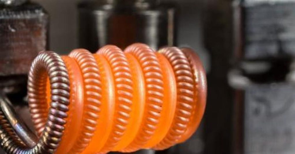 Technici nám říkají o nejčastější chybě, kvůli které se spálí topné prvky sprchy a zvýší se účty za elektřinu.