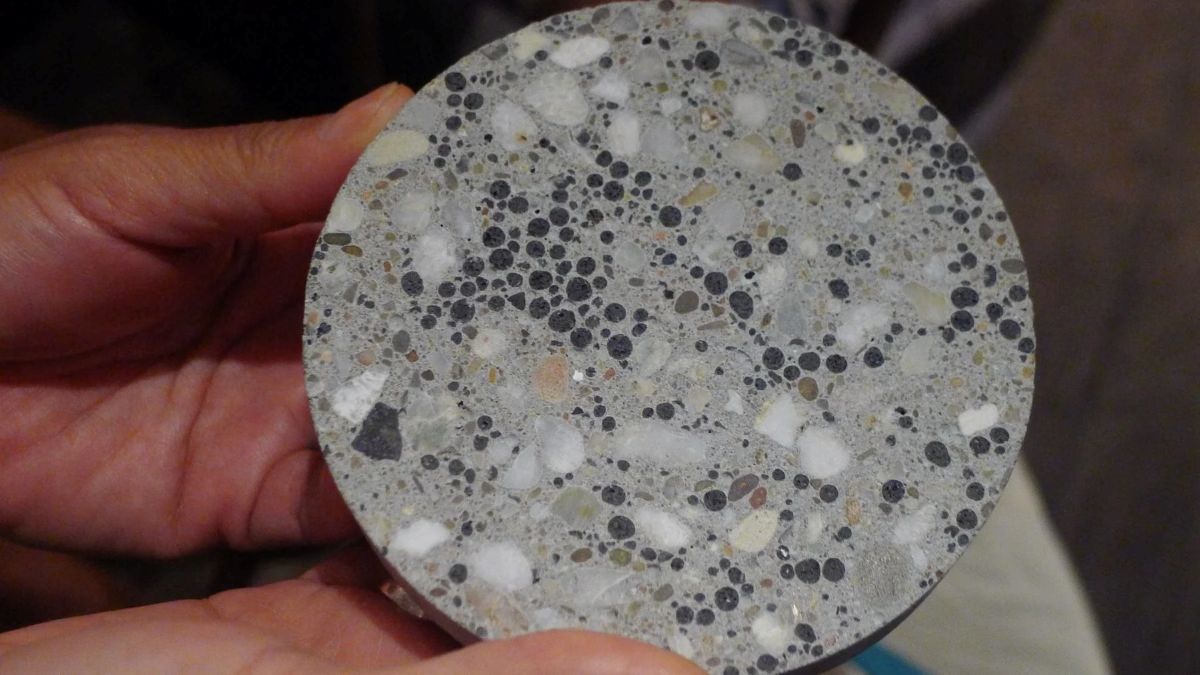 Od odpadů těžebního průmyslu po zelený beton: jak najít řešení, které sníží emise a způsobí revoluci ve stavebnictví