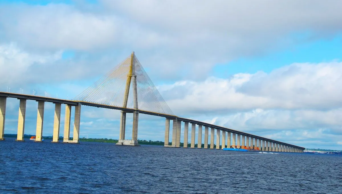 První most přes Amazonku: s délkou více než 3500 metrů otevřel světu džungli.