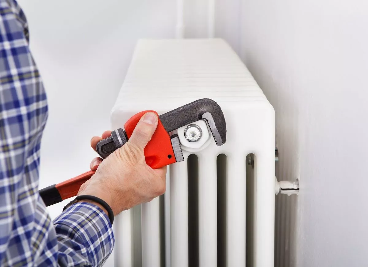 Odborníci se shodují: „Nechat topení celý den na minimu není nejlepší způsob, jak snížit účty za plyn.“