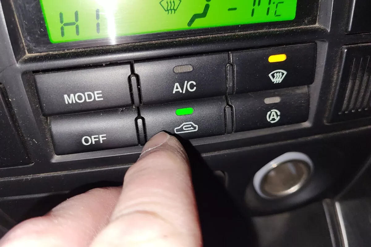 Jeden škodlivý zimní zvyk může způsobit, že vaše auto nebude použitelné. Zkontrolujte to, než bude pozdě.