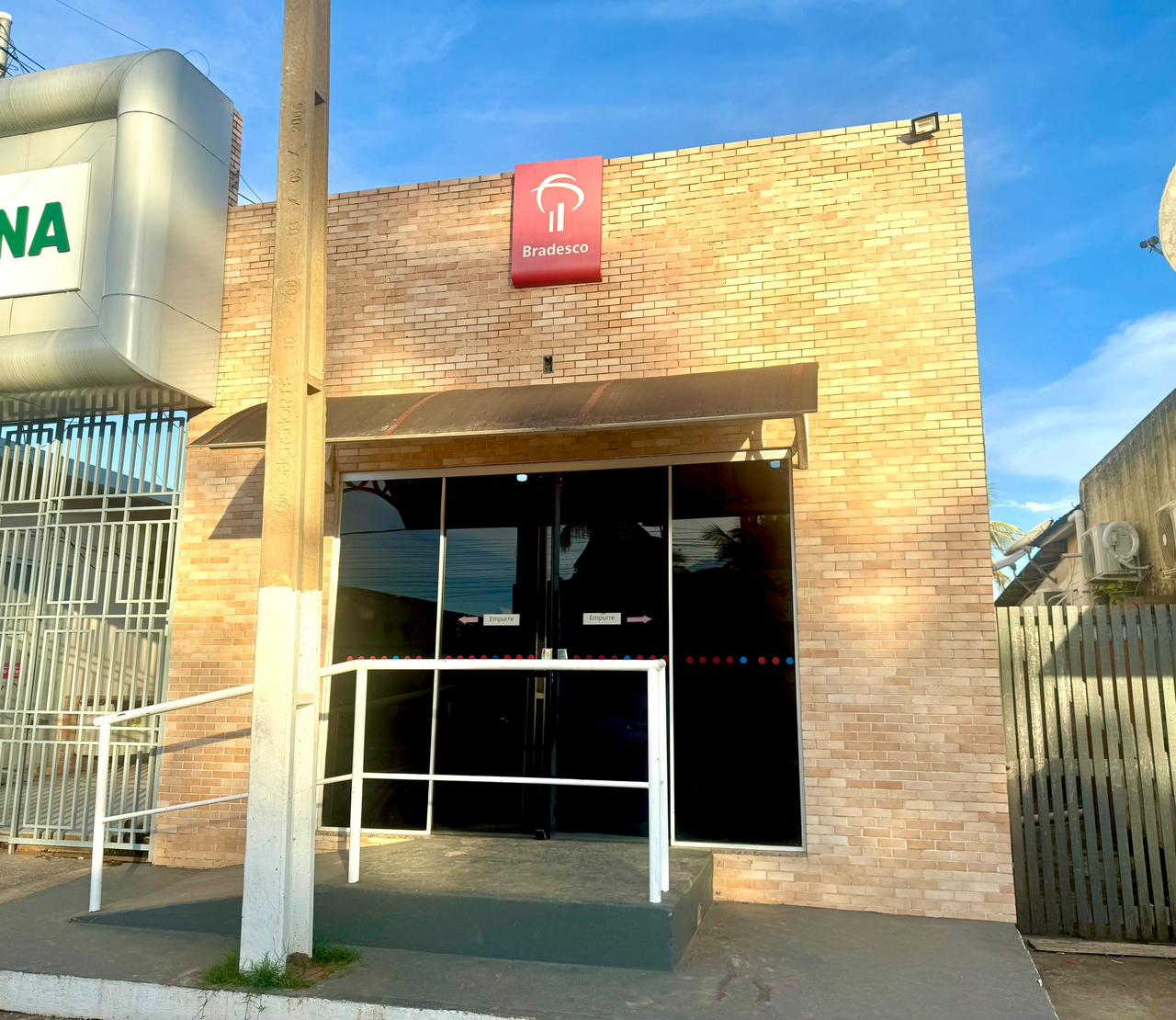 Segundo o comunicado, os correntistas e usuários deverão buscar atendimento presencial em outra unidade