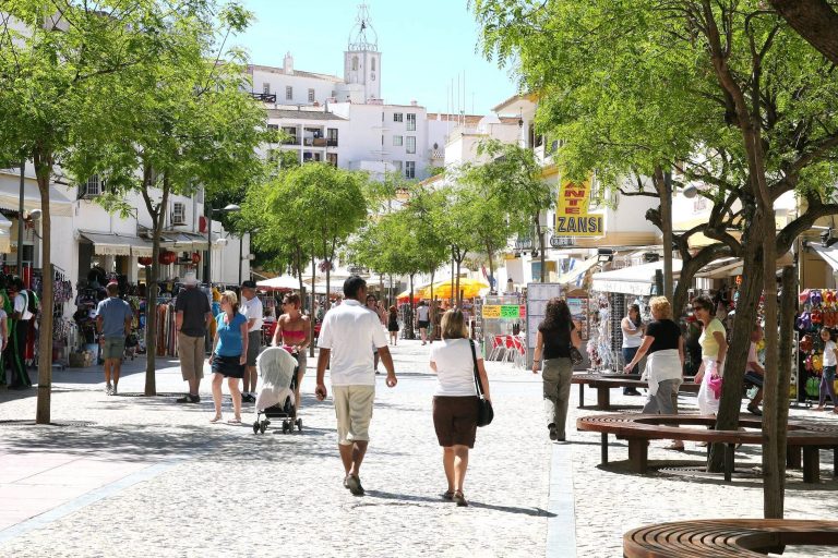 Albufeira deaktivuje platformu turistické daně a připravuje nový systém