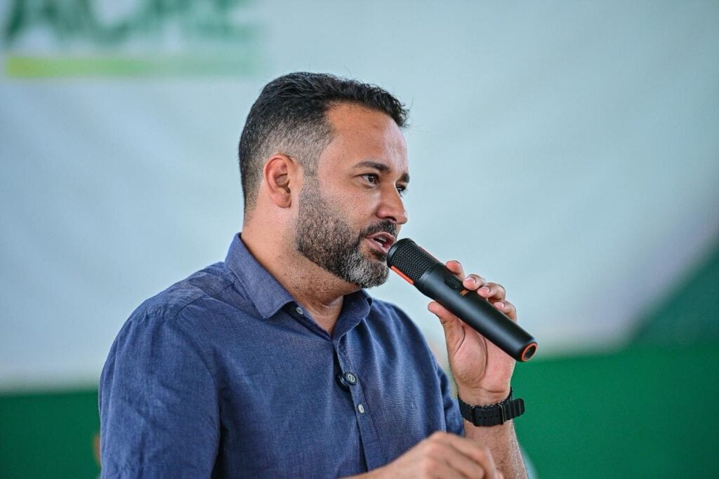 Vzdělávání: studenti ze Santa Rosa do Purus dostávají školní sady a tablety