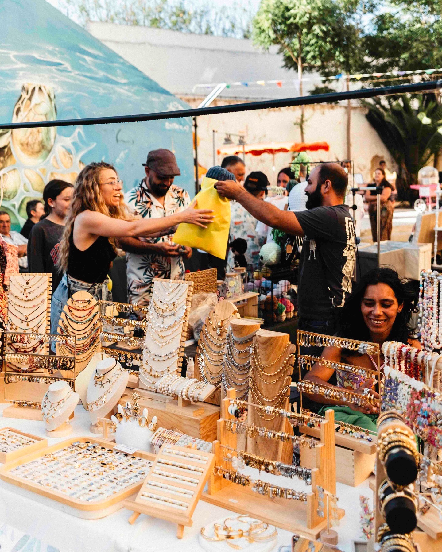 Trh „Umělci a blechy“ probíhá po celý duben přes Olhão, Tavira a Faro